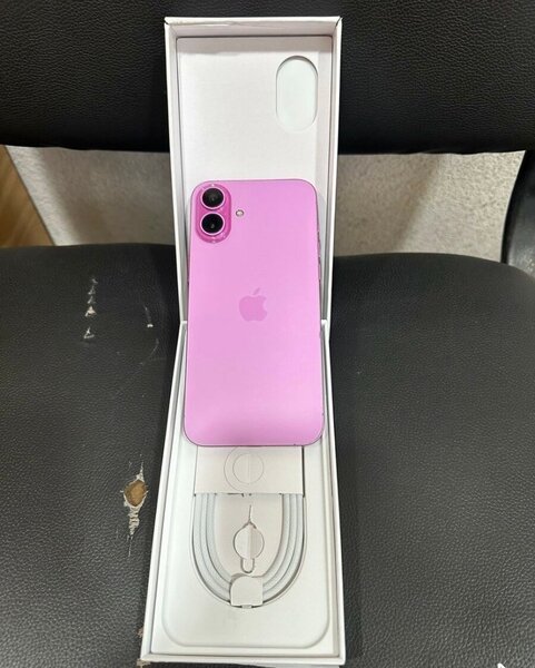iPhone 16 rose