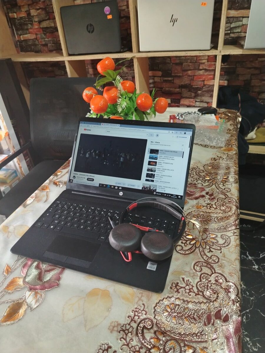 HP LAPTOP 15 I3