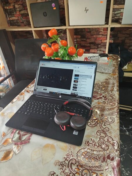 HP LAPTOP 15 I3