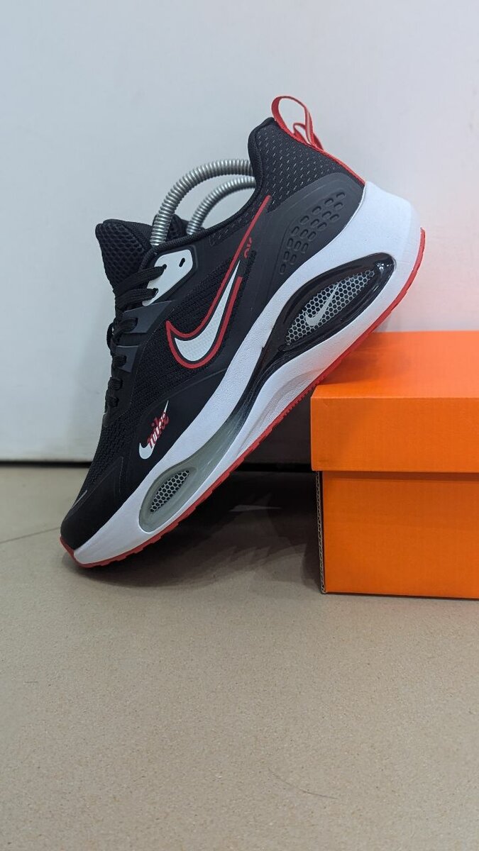 NIKE AIR MAX WINFLO