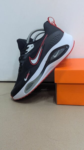 NIKE AIR MAX WINFLO
