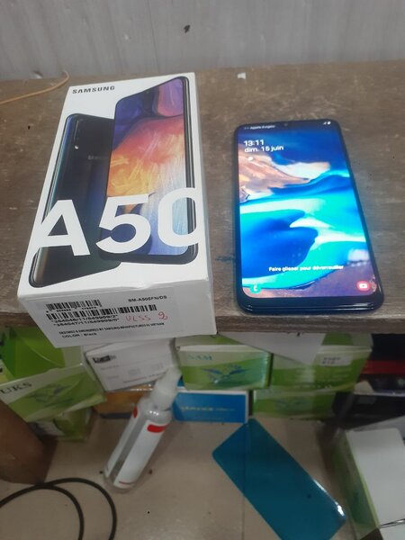Samsung A50 Smartphone