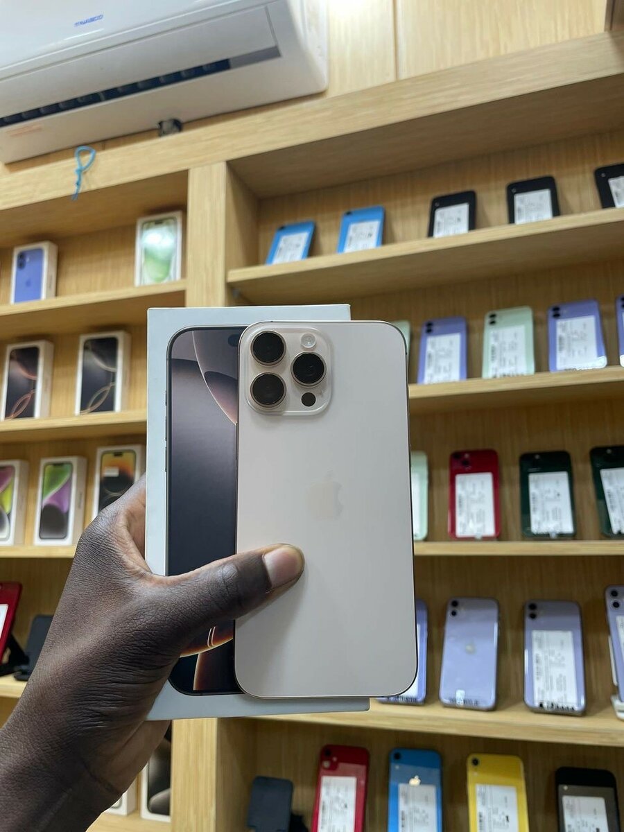 iPhone 16 Pro Max Blanc Neuf