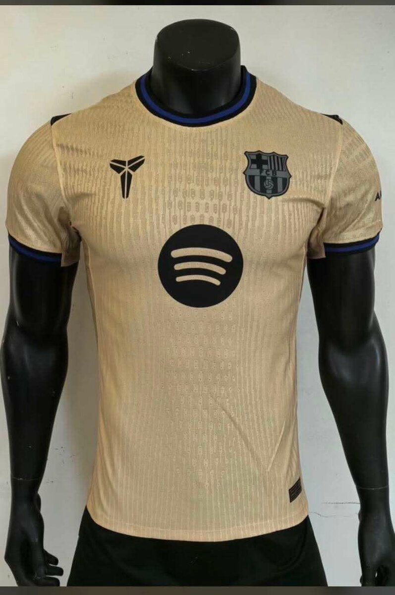 Maillot de football doré