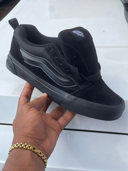 Vans knu