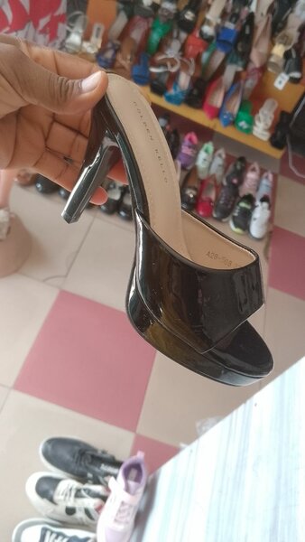 Heel slippers
