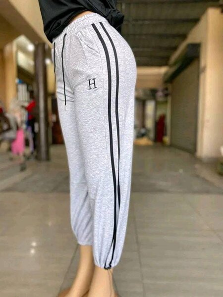 SWEAT PANTS