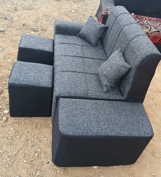 Canapé modulaire avec poufs