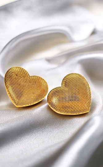 LOVESTRUCK EARRING