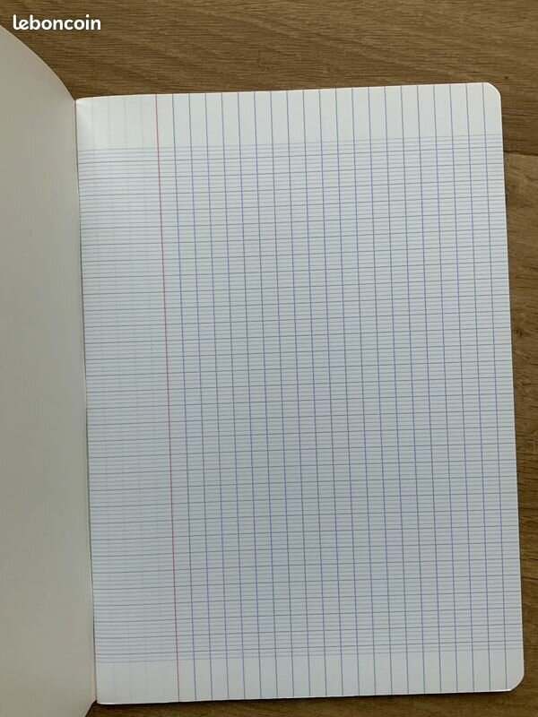 05 Cahier à grands carreaux A4