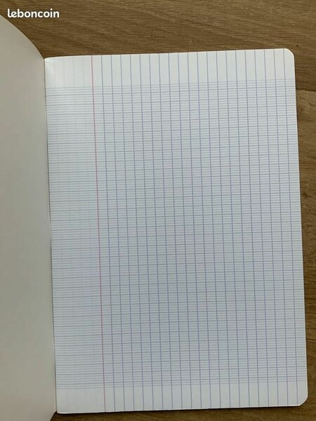 05 Cahier à grands carreaux A4