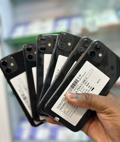 iPhone 11 64giga casineuf importé avec garantie