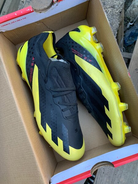 Soccer boots