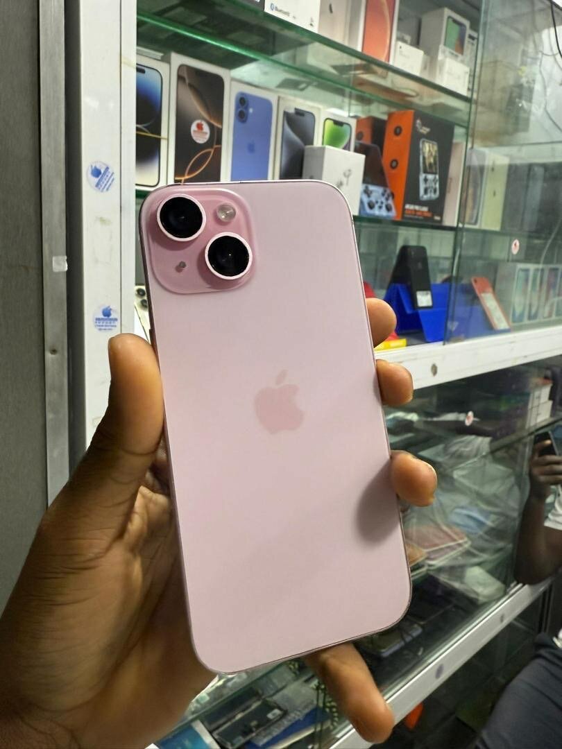 iPhone 15 simple