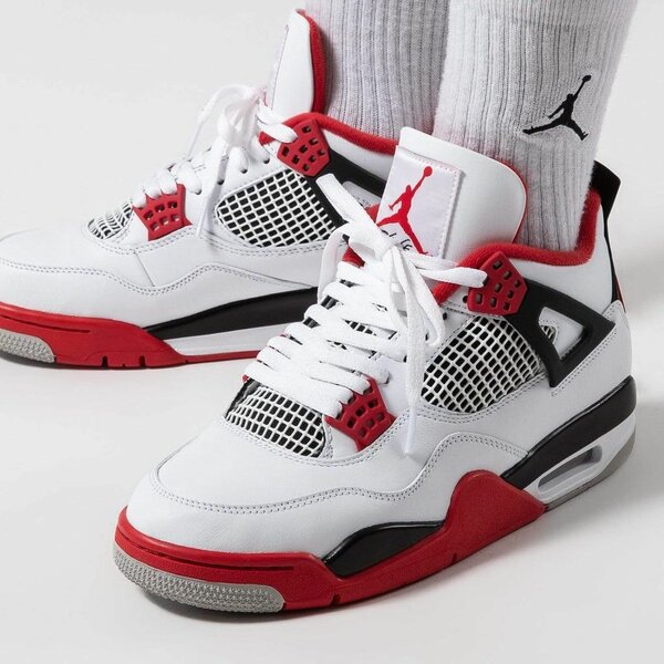 Air Jordan 4 Fire Red