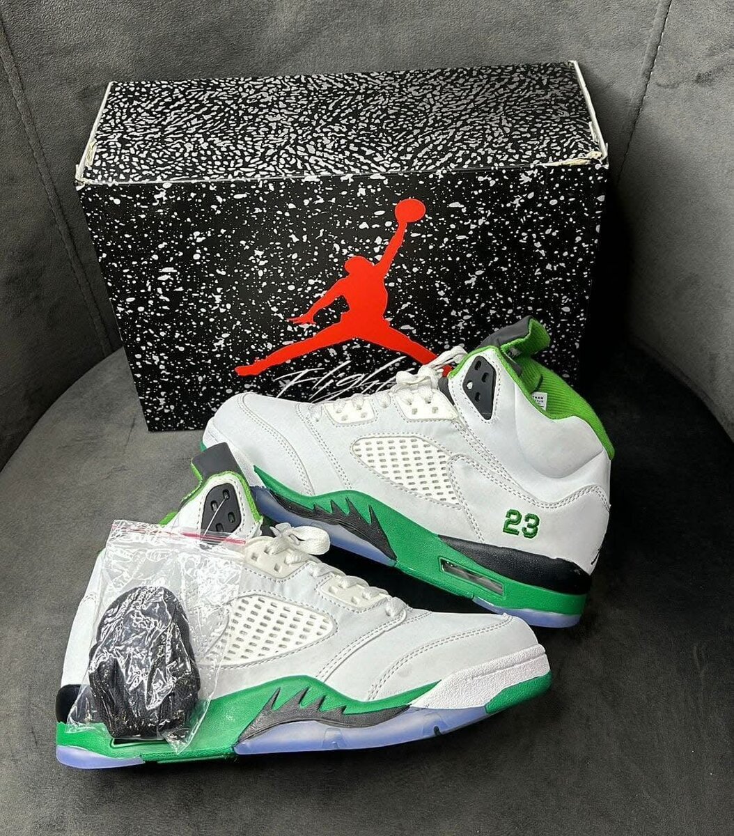 AIR JORDAN