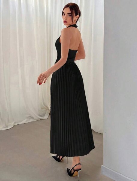 Halter Neck Single Breasted Vest And Pleated Skirt Two Piece