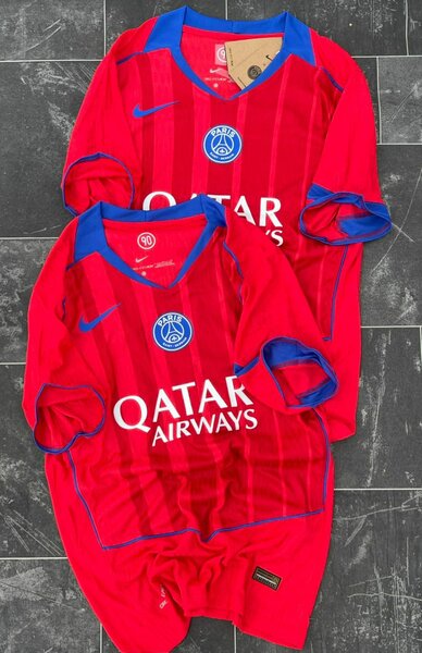 Maillot Rouge de Football