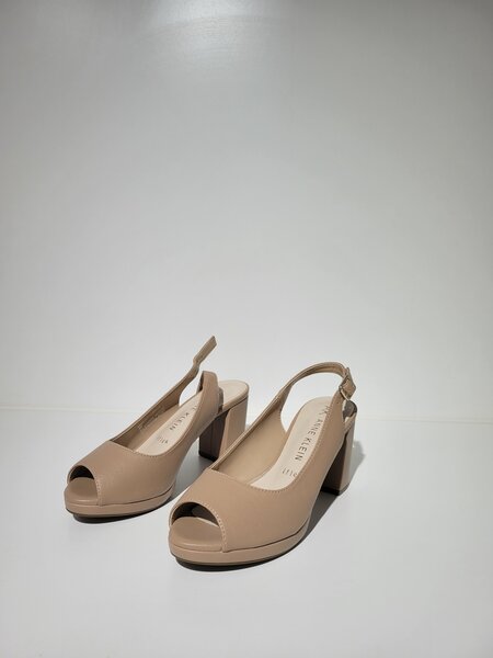ANNE KLEIN