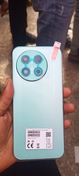 Spark 30 pro