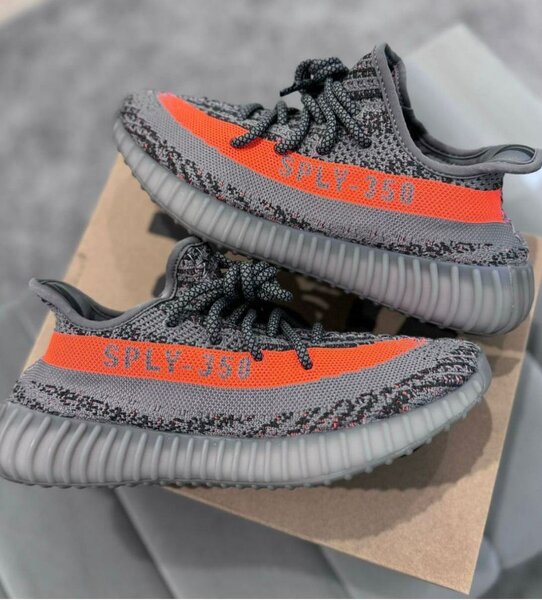 Yeest Sneakers