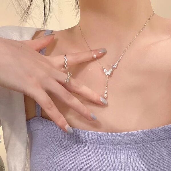 Sweet Bow Necklace