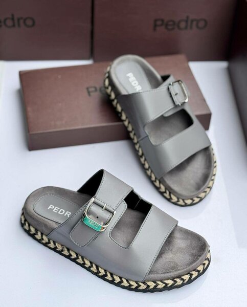 Gucci slippers