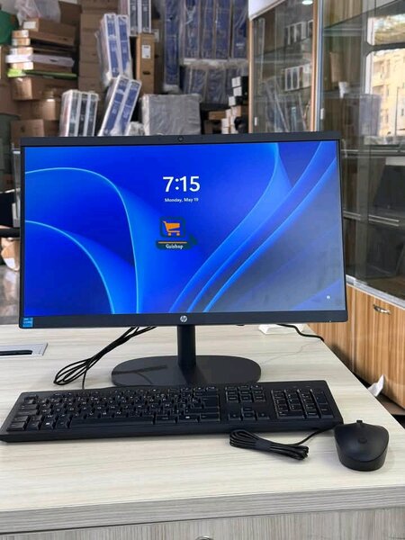 Moniteur HP avec Clavier souri