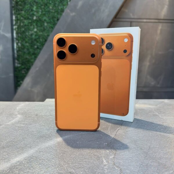 iPhone 17Pro Max Orange
