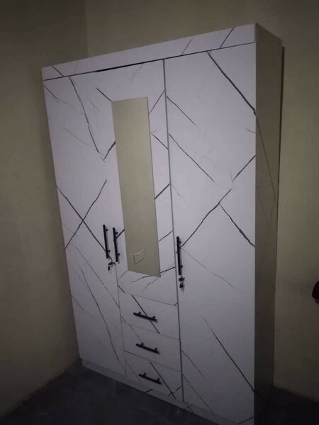 3 quarters wardrobe