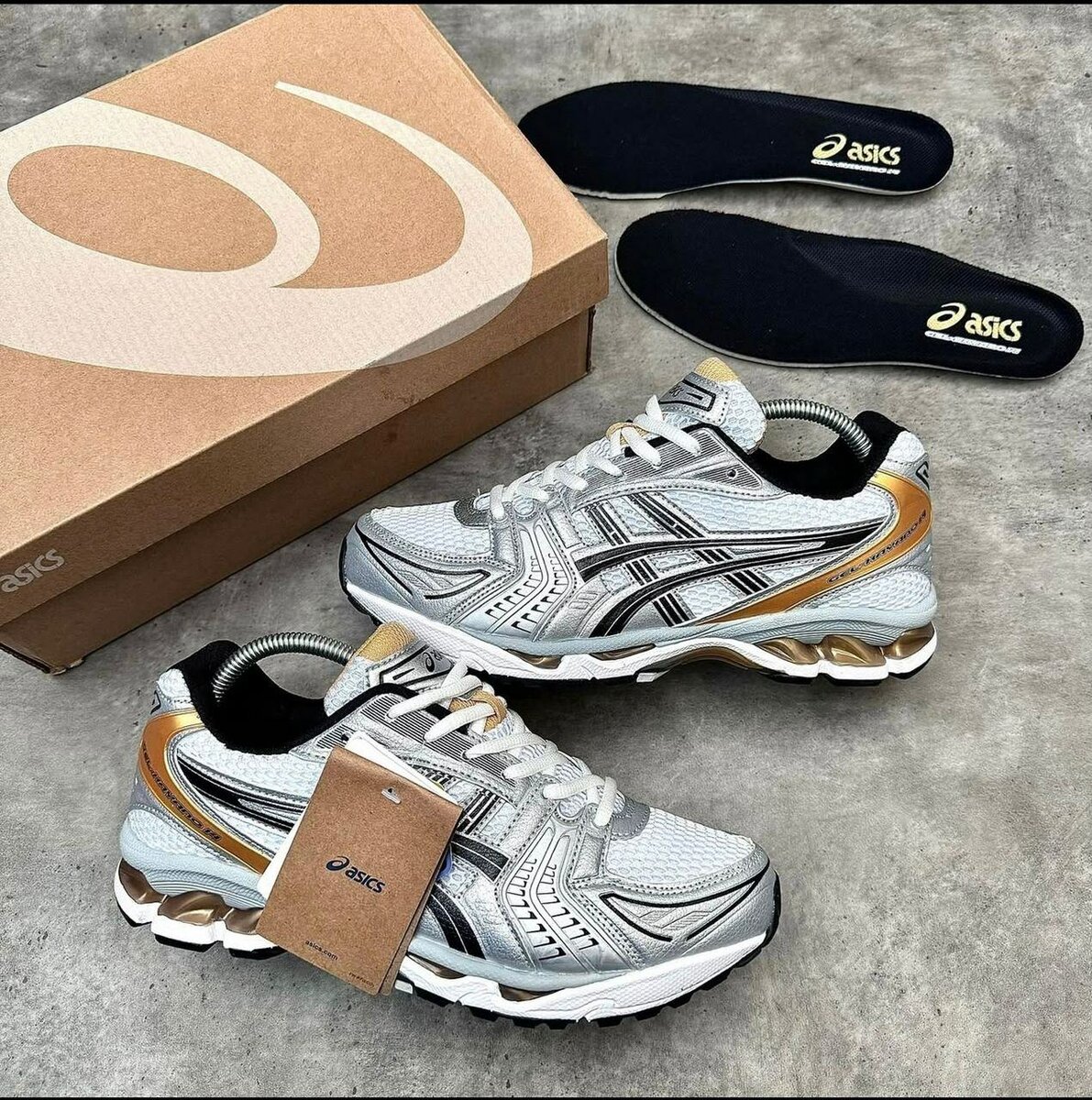 ASICS SNEAKERS