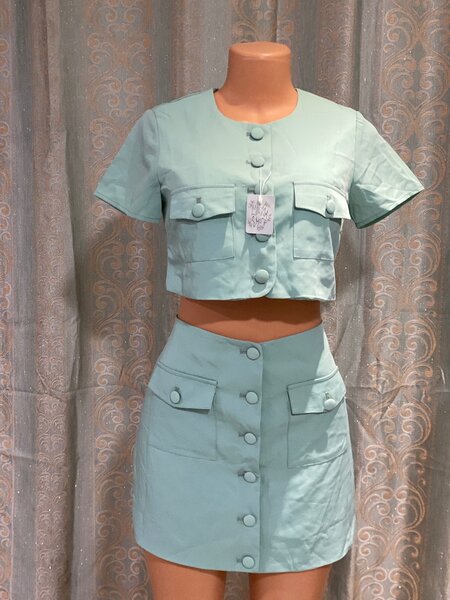 Crop shirt and skirt