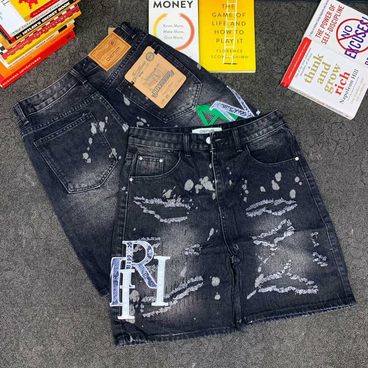Short jeans