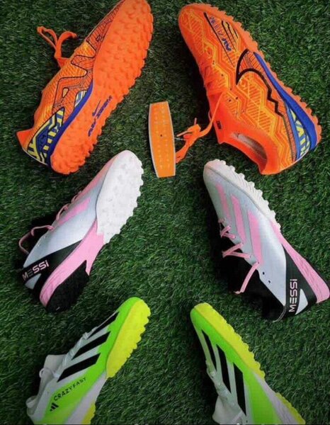 Gym / turf boots