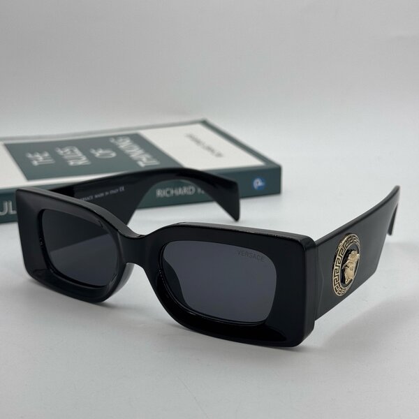 VERSACE