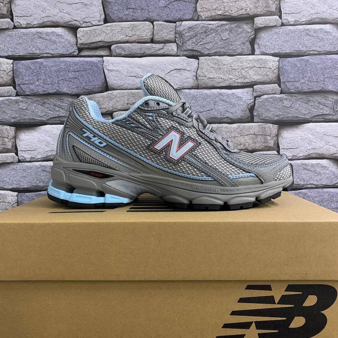 Chaussures de course grises