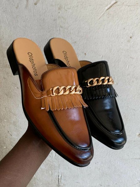 Open shoes