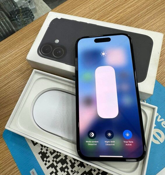 iPhone 16 simple