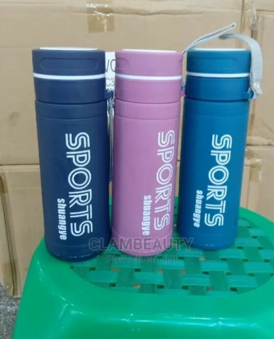 GOURDES THERMOS À MULTIPLES USAGES - TRÈS PRATIQUE