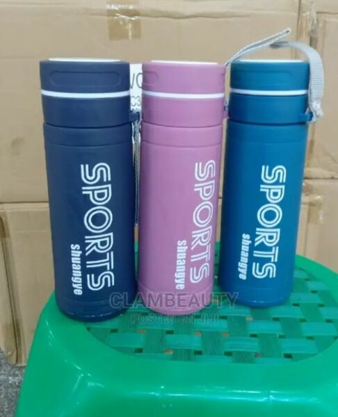 GOURDES THERMOS À MULTIPLES USAGES - TRÈS PRATIQUE