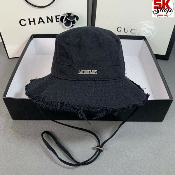 Chapeaux jacquemus