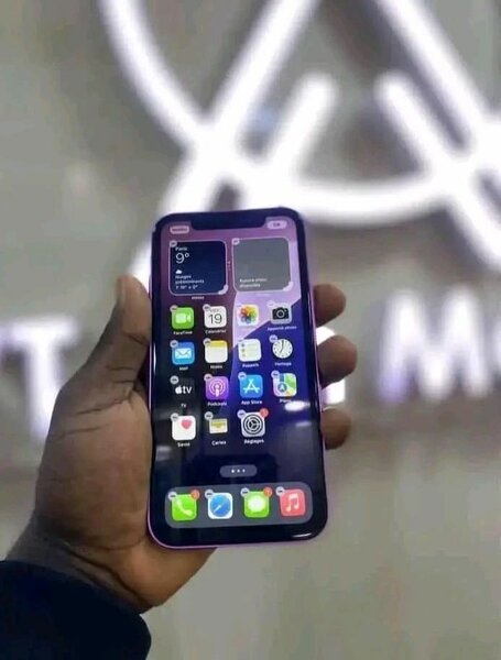 Smartphone violet élégant