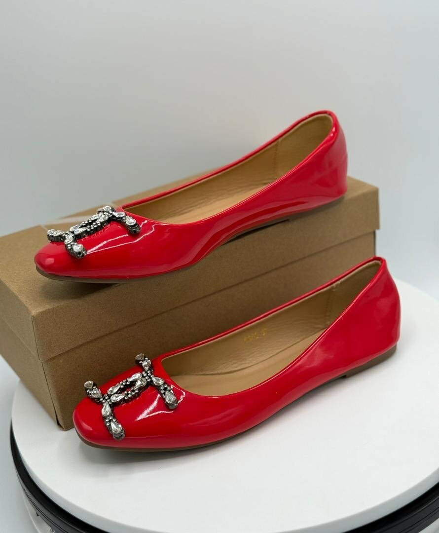 Quality ladies flat