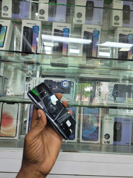 Samsung s10e