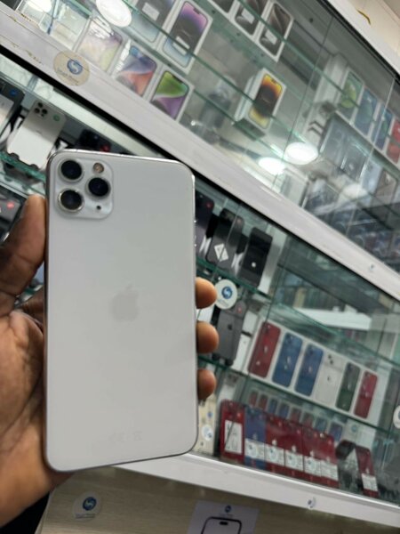 iPhone 11 Pro Max 64giga sans Face ID