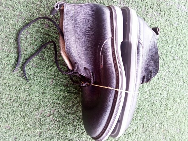 Dress shoe