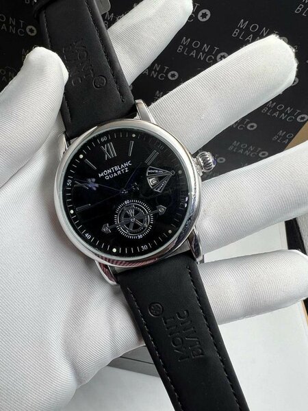 Montre Quartz Noire Élégante