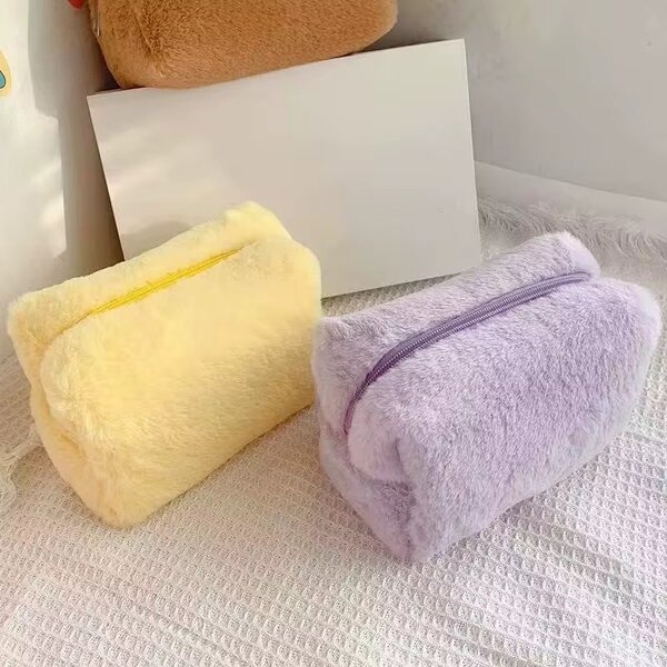 Trousse Maquillage Peluche Douce