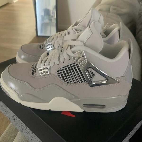 JORDAN 4 RETRO