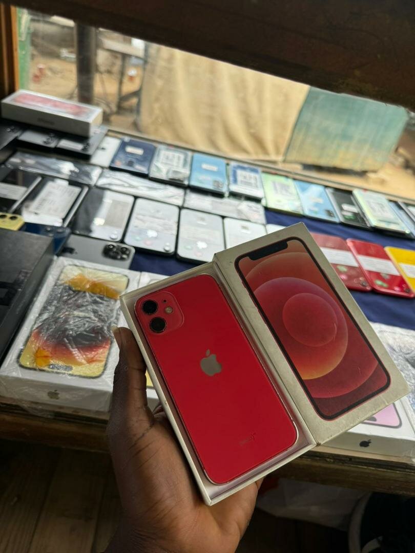 iPhone 12 mini 64 giga 160.000 Tout passe propre